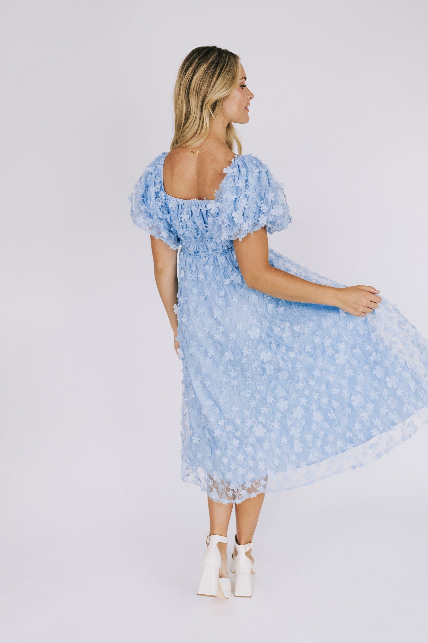 3D Floral Square-neck Puffed-sleeve Smocked A-line Midi Dress - Image 2