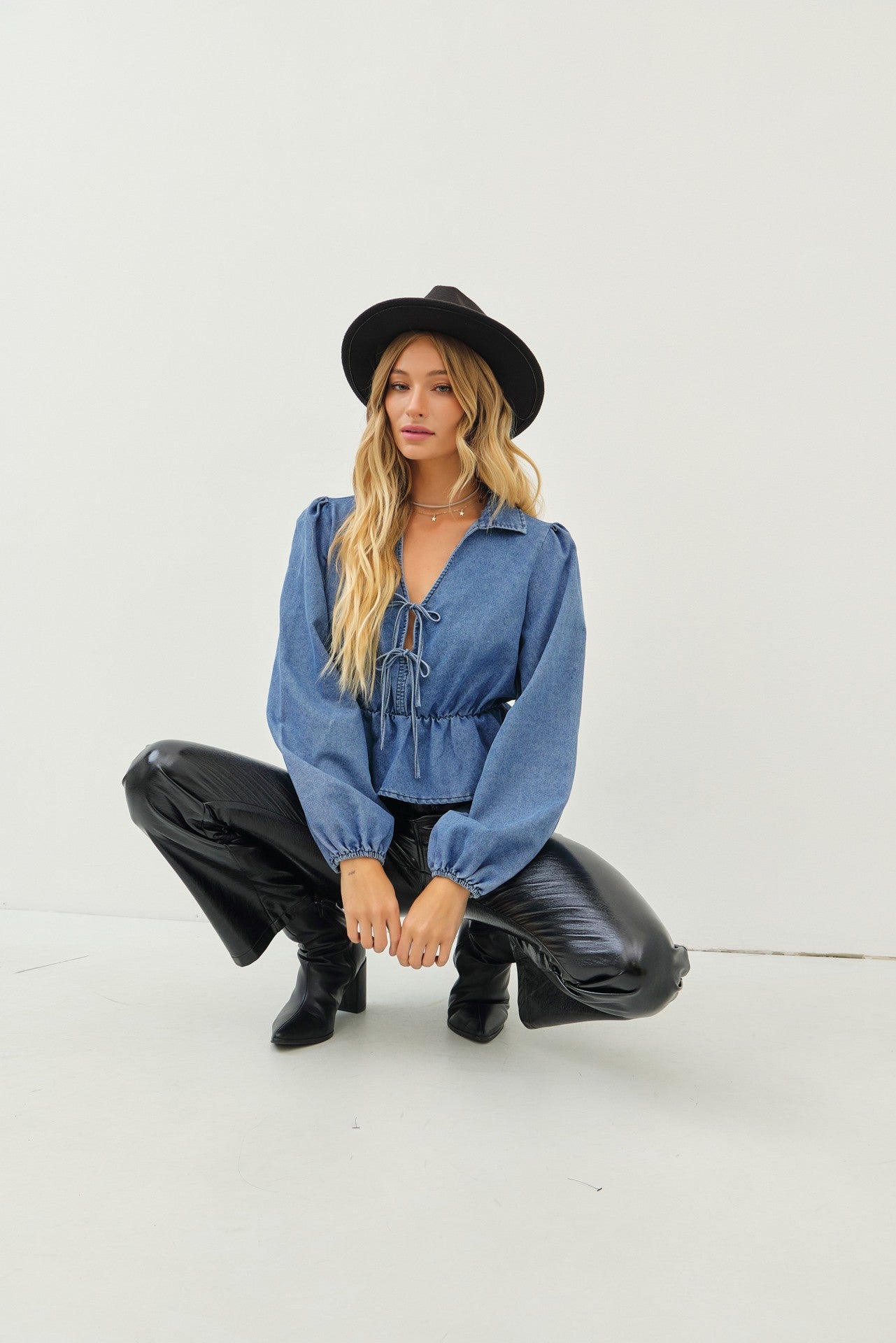 Puffed Sleeve Peplum Cropped Denim Blouse - Image 4