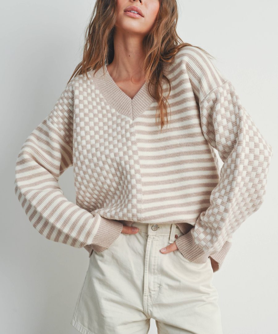 Split-pattern V-neck Cropped Knit Sweater