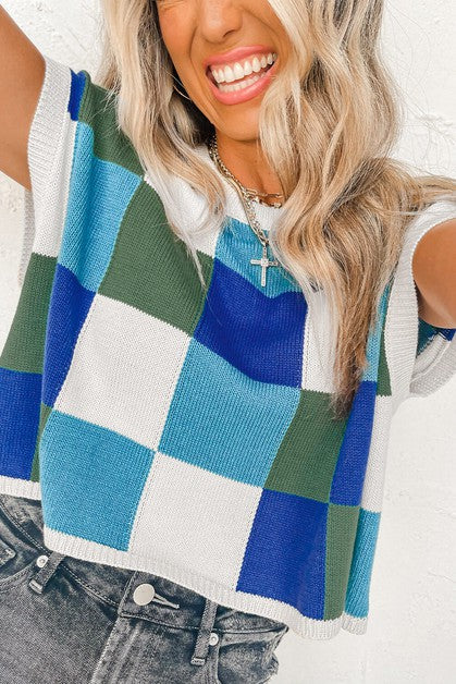 Checkered Pattern Short-sleeved Crop Knit Top